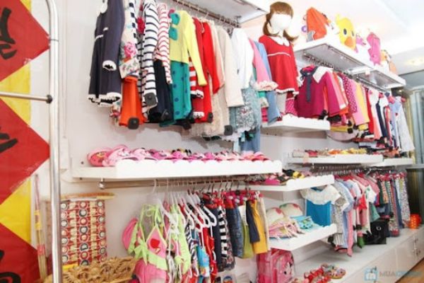 mua sắm quần áo trẻ em