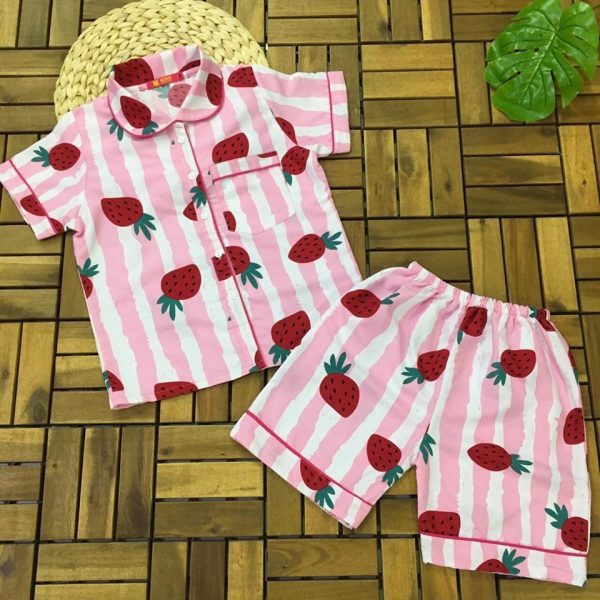quần áo trẻ em cỡ lớn