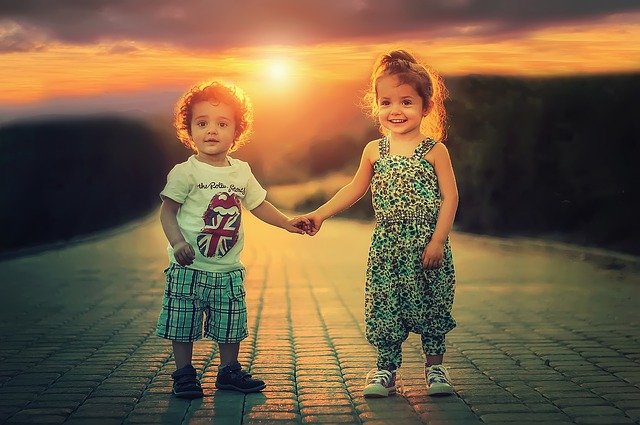mua quần áo trẻ em hãng nào